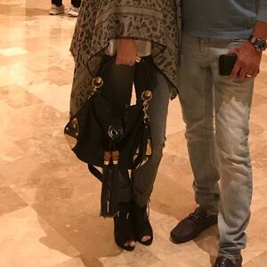 Gucci Black Shoulder Bag ♣️ with Gold and bamboo  Details 💯 authentic